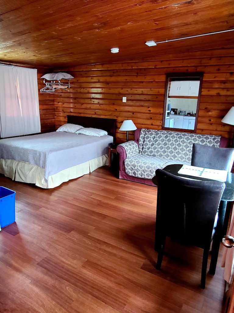 room 25 queen and pullout
